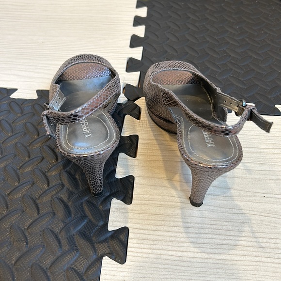 Xappeal womens kitten shoes open toe and ankle silver size 6.5 color pewter - Picture 6 of 8